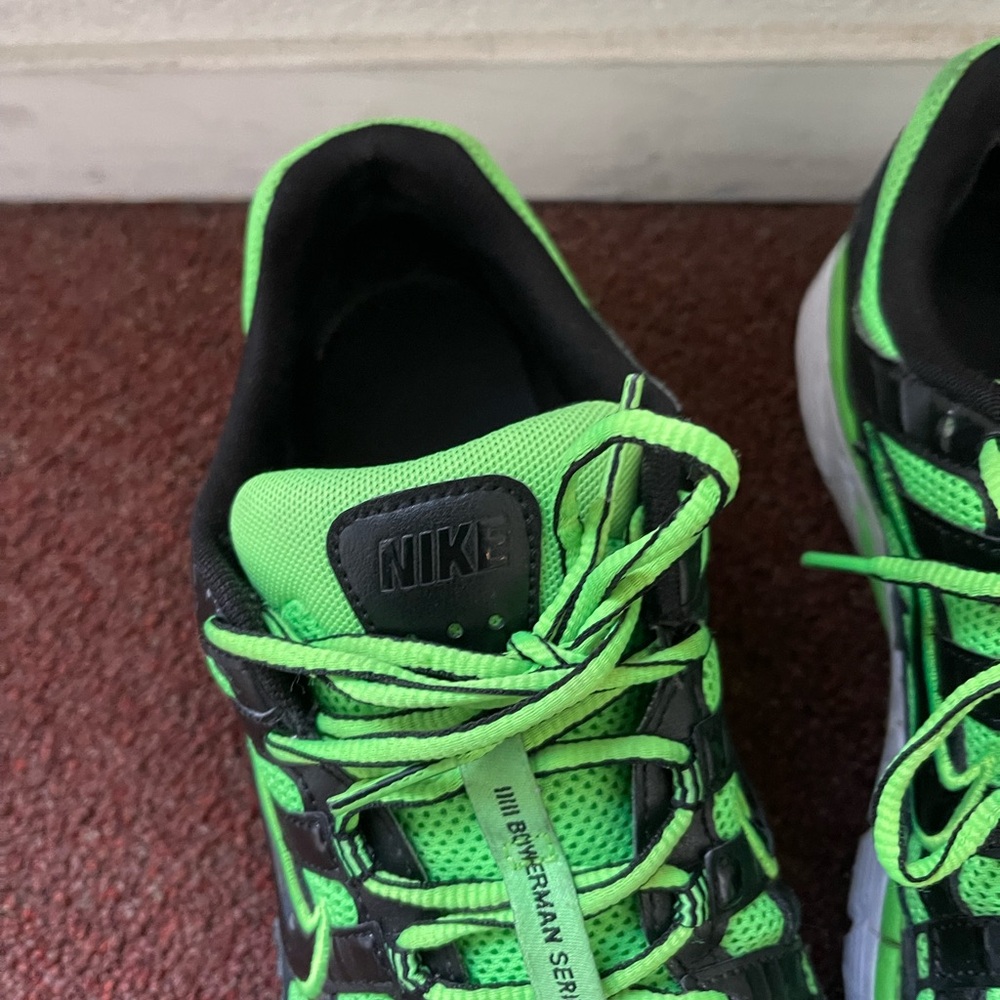 Nike Green and Black Athletic Shoes - Picture 3 of 6